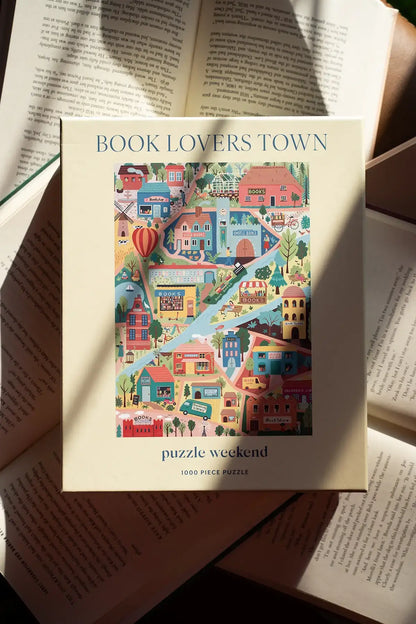 Puzzle Weekend Book Lover's Town, 1000 Piece Puzzle
